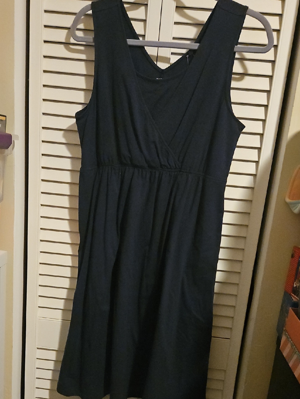 Maternity Breastfeeding Sleeveless V-Neck Midi Dress in Navy